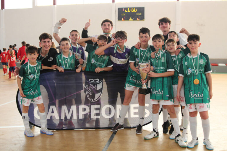 El equipo alevín de fútbol sala del Úbeda Viva se proclama campeón de liga