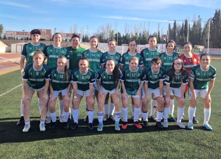 El Úbeda Viva femenino comienza la liga de fútbol 11 con una victoria sobre el Linares Deportivo