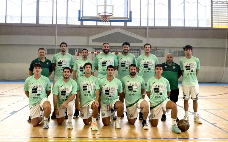 Cruel derrota del Úbeda Viva de baloncesto en el estreno liguero